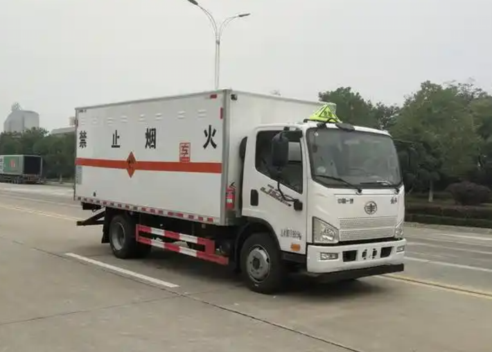 镇巴爆破器材运输车可以上高速吗？